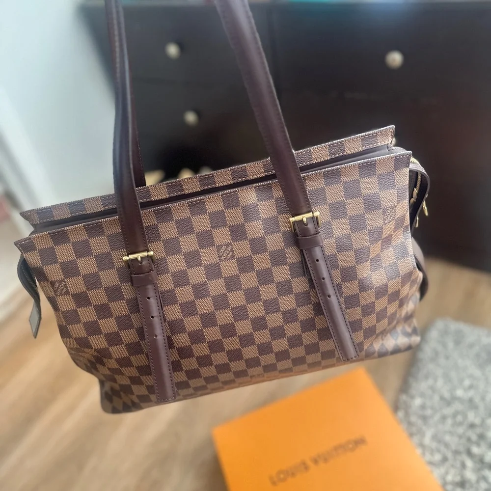 ❌SOLD❌🎉Authentic Louis Vuitton Chelsea Damier Ebene - Picture 4 of 15